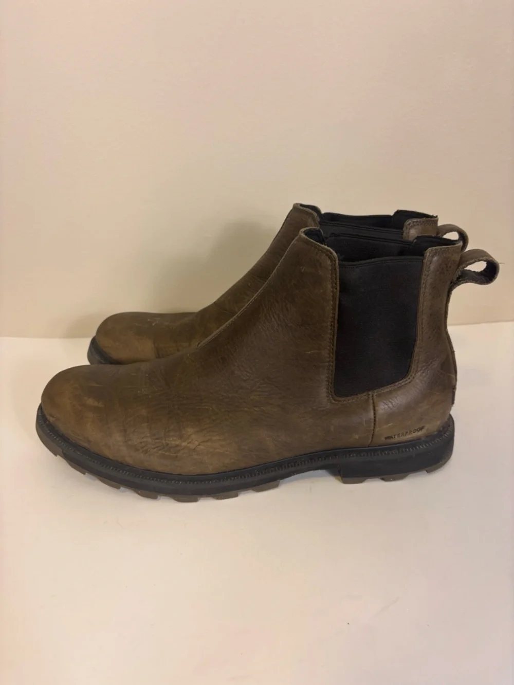 Sorel‎ Men's Brown Leather Chukka Boots with Black Elastic Panels 11.5